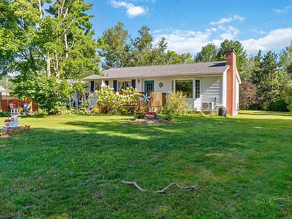 2nd image of 1366 Woodville Rd