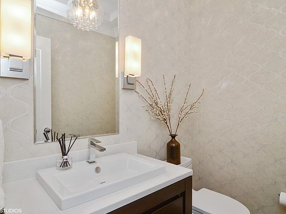 5th image of 2111 W Bradley Pl #1