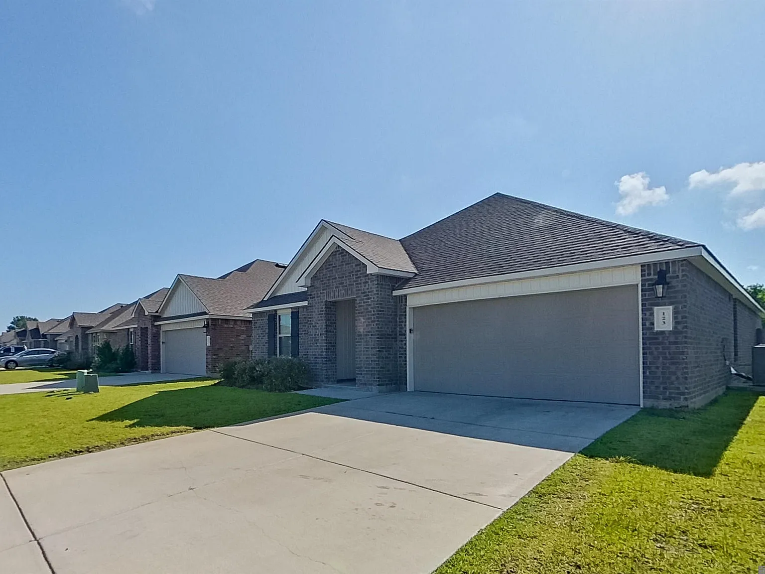 4 bed, 1786 sqft, $2,045 — Photo 3