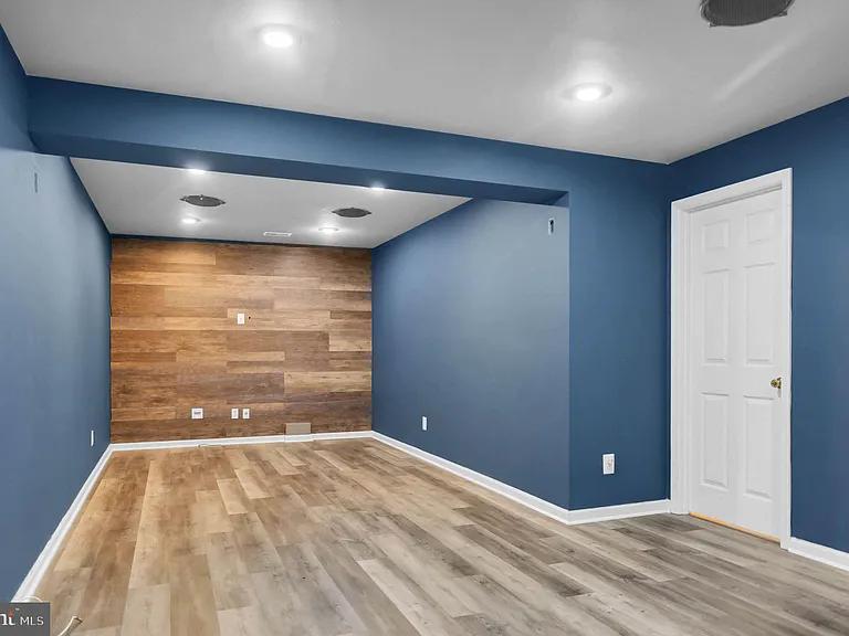 2548 Port Potomac Ave — Photo 37