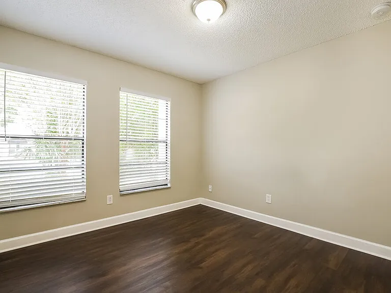 1409 Bridlebrook Dr — Photo 14