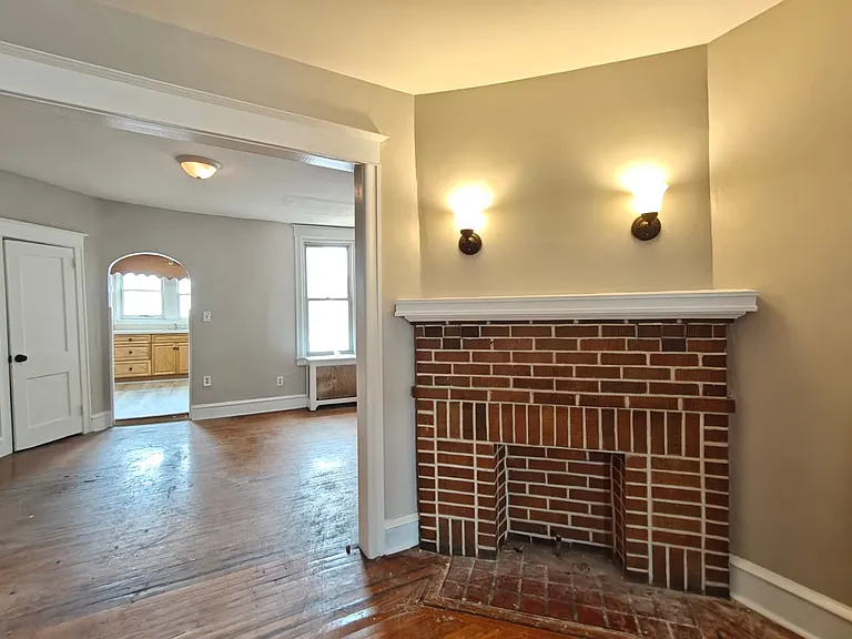 409 N Daggett St — Photo 2