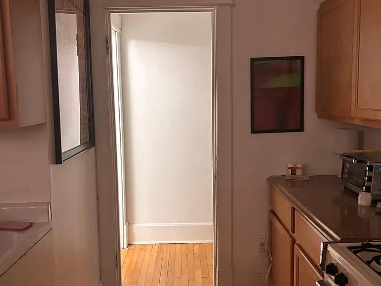 2825 N Downer Ave — Photo 3