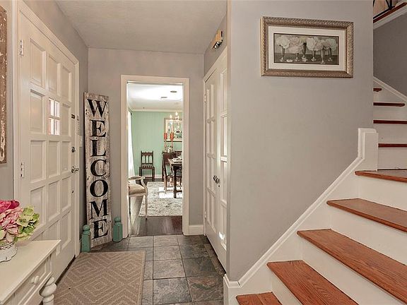 2nd image of 840 Rose Blvd