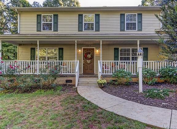 2nd image of 1660 Warwick Ct #18