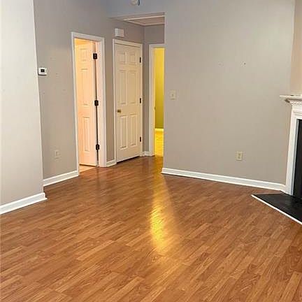 5th image of 3212 Westbury Dr