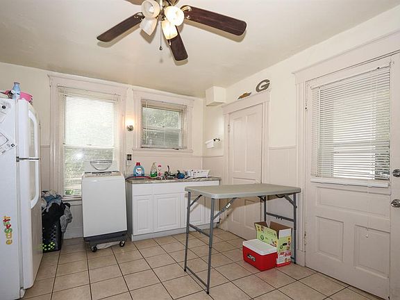 5th image of 4122 Lora Ave