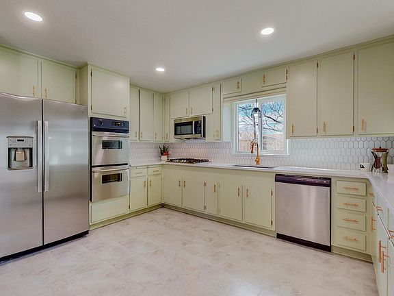 4th image of 1305 San Pablo St NE