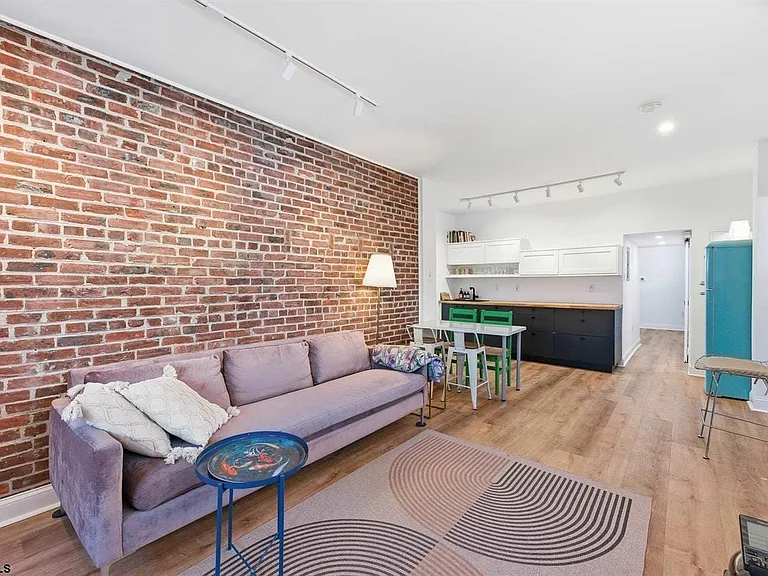 3 S Montpelier Ave #2 — Photo 4