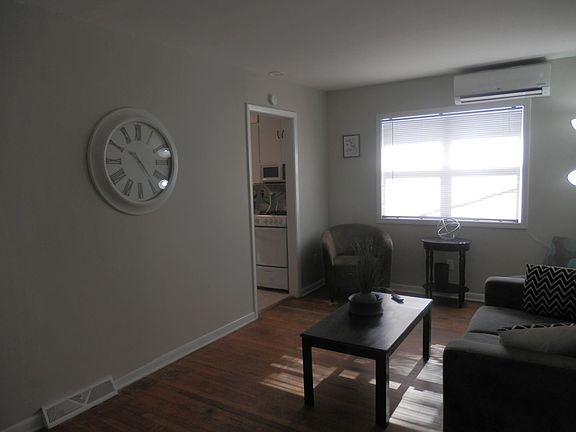 3rd image of 603 N Old Highway 63 #203