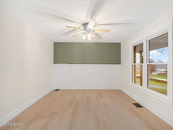 5th image of 50 New Castle Ln
