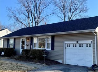 906 Poinsetta Ln, Saint Louis, MO