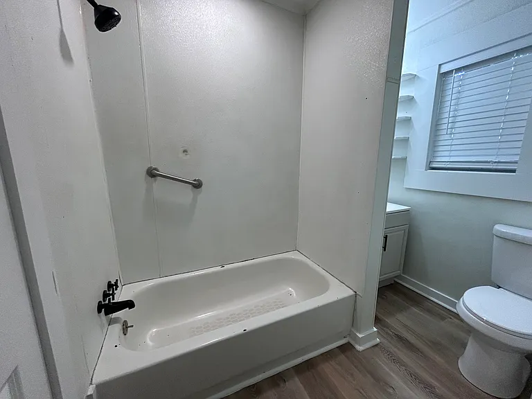 112 Moore Ave — Photo 33