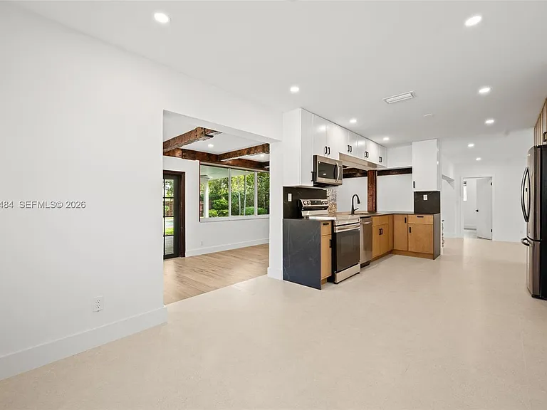 5421 Buchanan St — Photo 18