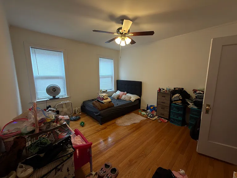 6437 N Leavitt St — Photo 7