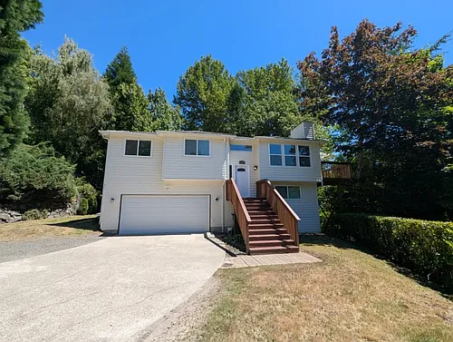1107 NW Springer Way Photo 1