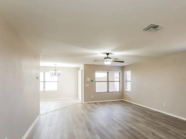 2213 E 35th Ave — Photo 5