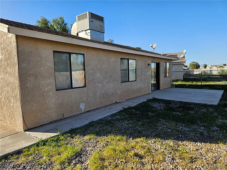9842 S Phoenix Dr — Photo 17