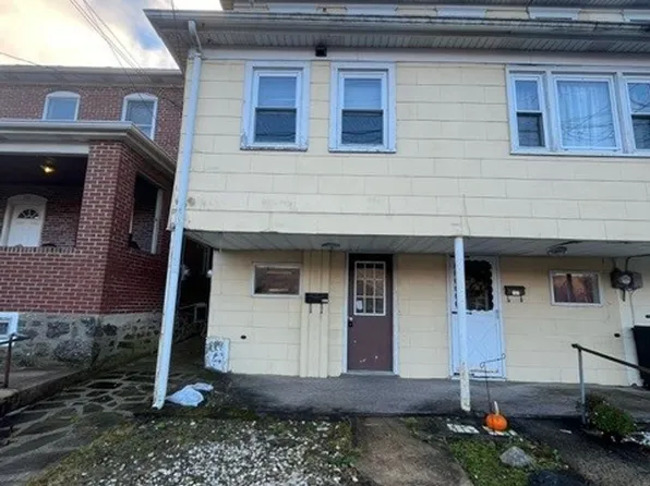 135 W Ridge St, Nesquehoning, PA 18240