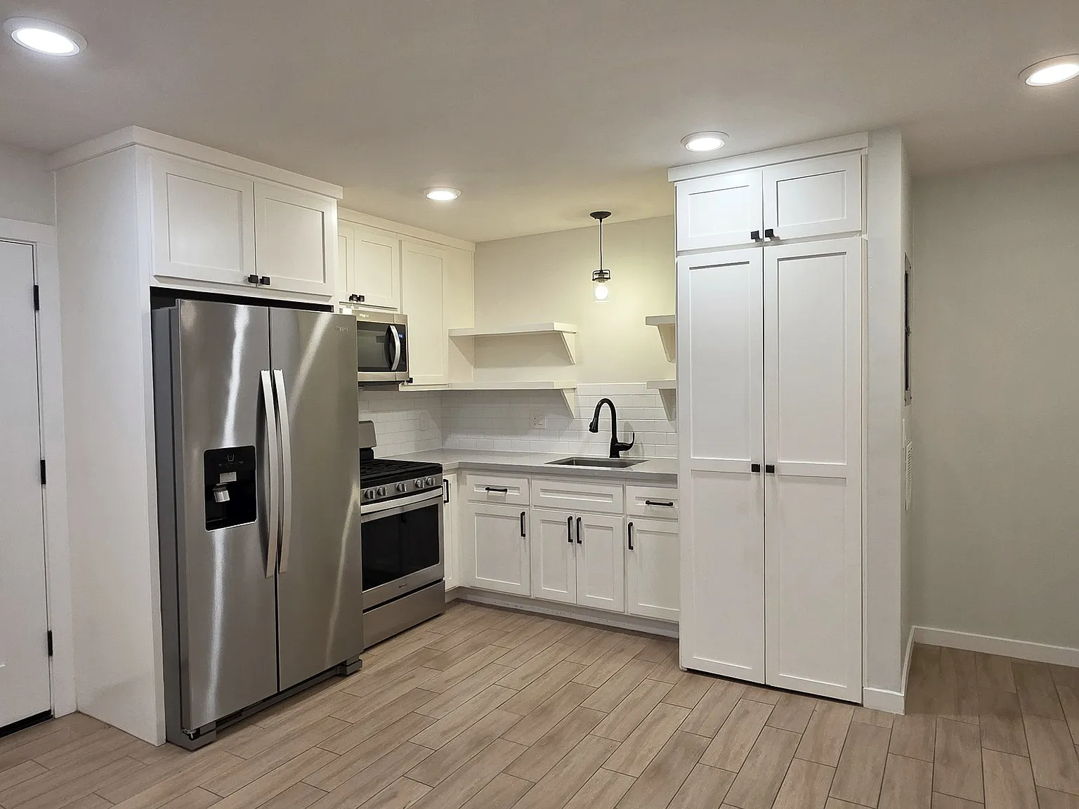 2 bed, 623 sqft, $1,895 — Photo 2
