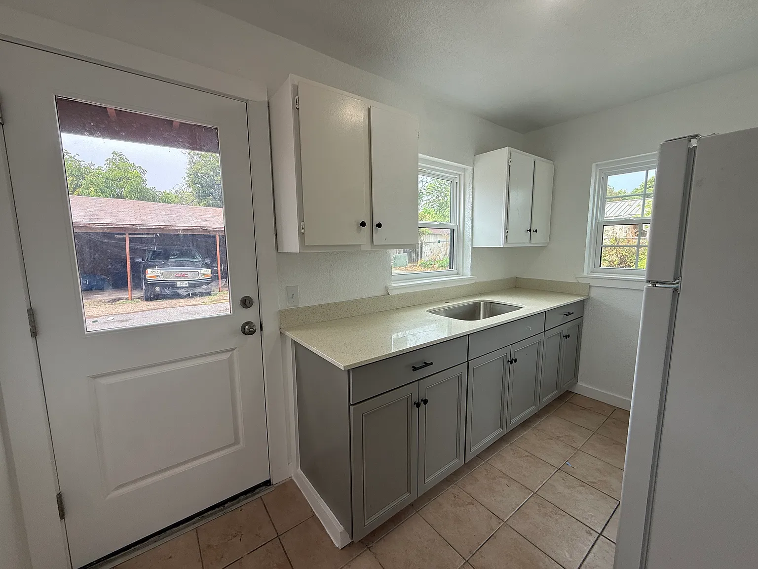 2 bed, $950 — Photo 3