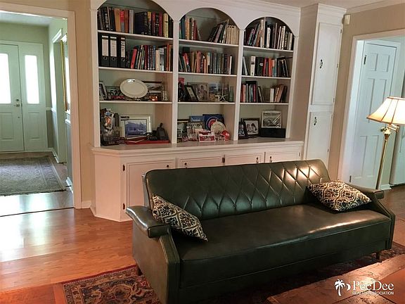 3rd image of 207 Loring Dr