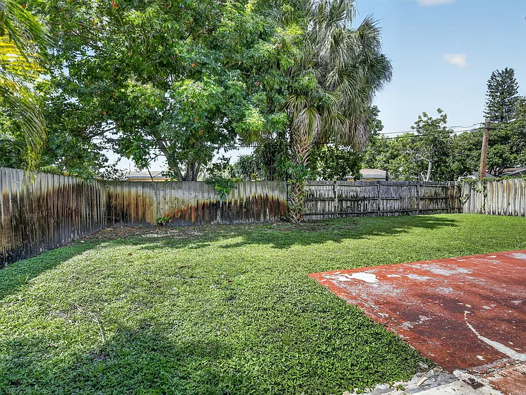 6281 NW 14th Ct — Photo 27