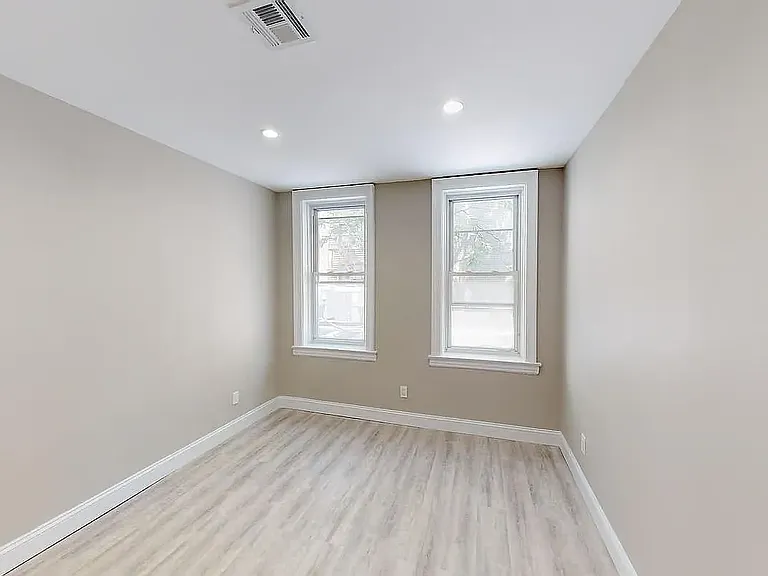 1909 Avenue M #2A — Photo 9
