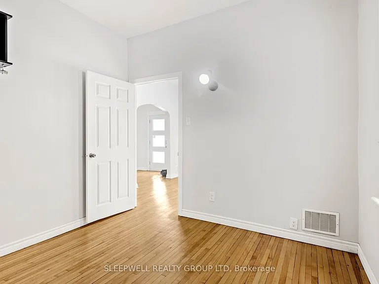 481 Besserer St — Photo 10