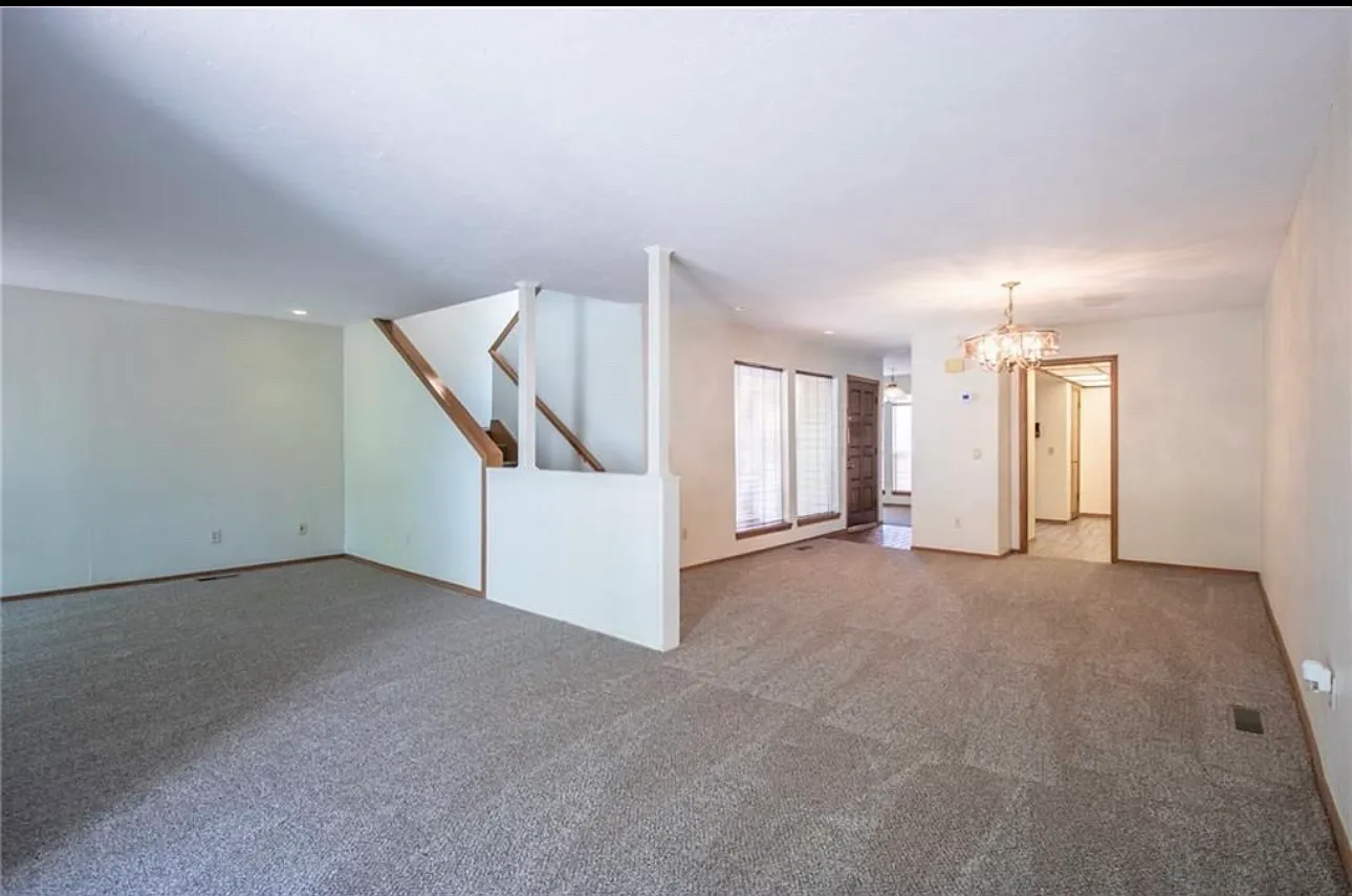 3 bed, 1973 sqft, $1,650 — Photo 2