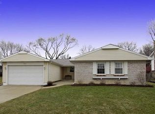 951 Checker Dr, Buffalo Grove, IL