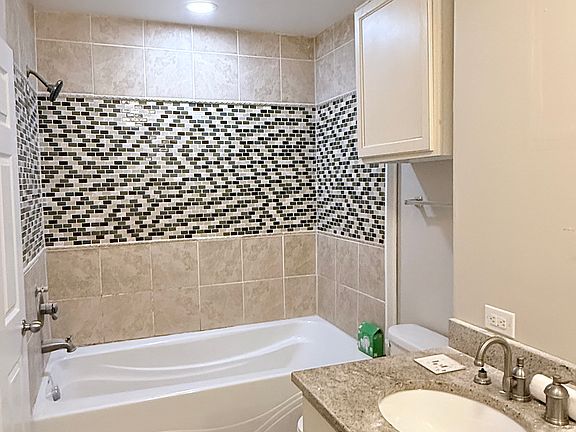 3rd image of 906 E Marine View Dr APT 1