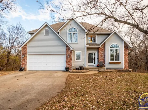 4500 NW Camden Ln, Topeka, KS 66618