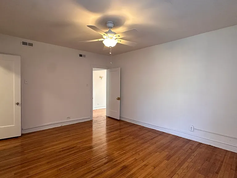 6747 S Paxton Ave #3 — Photo 6