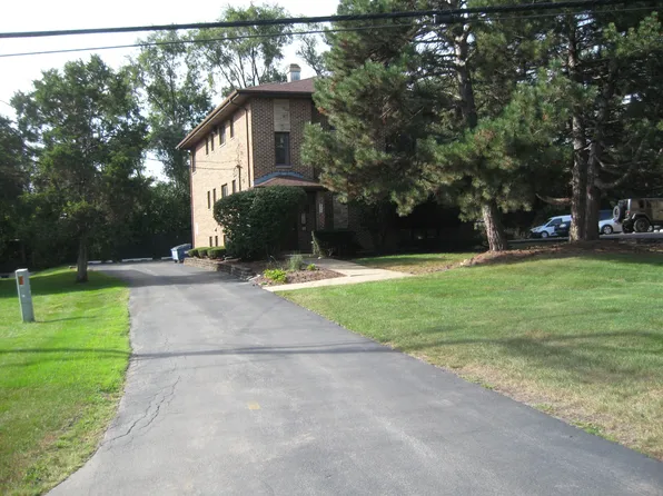 453 Burlington Ave APT 3, Clarendon Hills, IL 60514