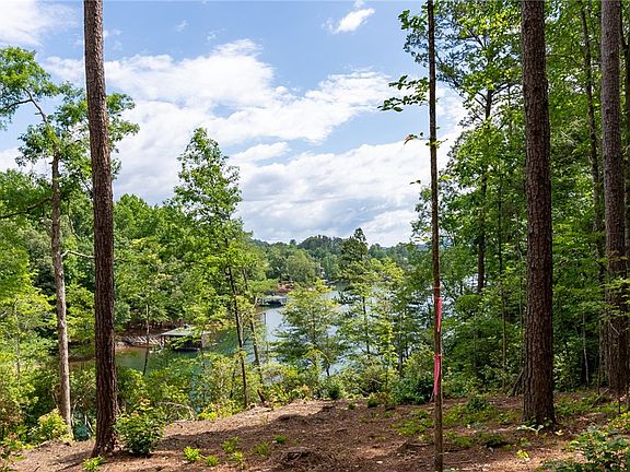 2nd image of 5 Canebrake Dr