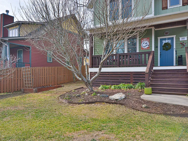 Swannanoa Ave — Photo 4