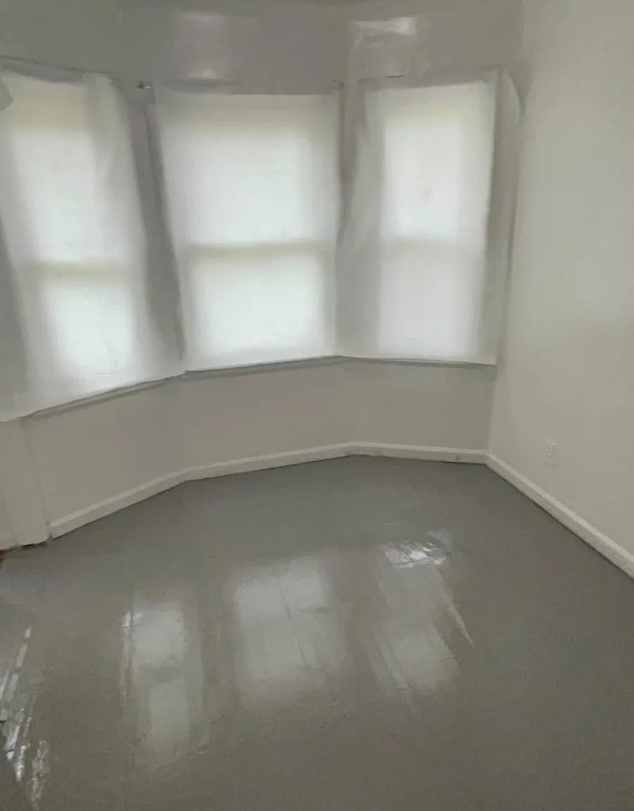 3 bed, $1,300 — Photo 4