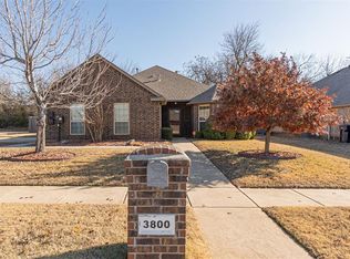 3800 Millers Creek Ln, Mustang, OK 73064