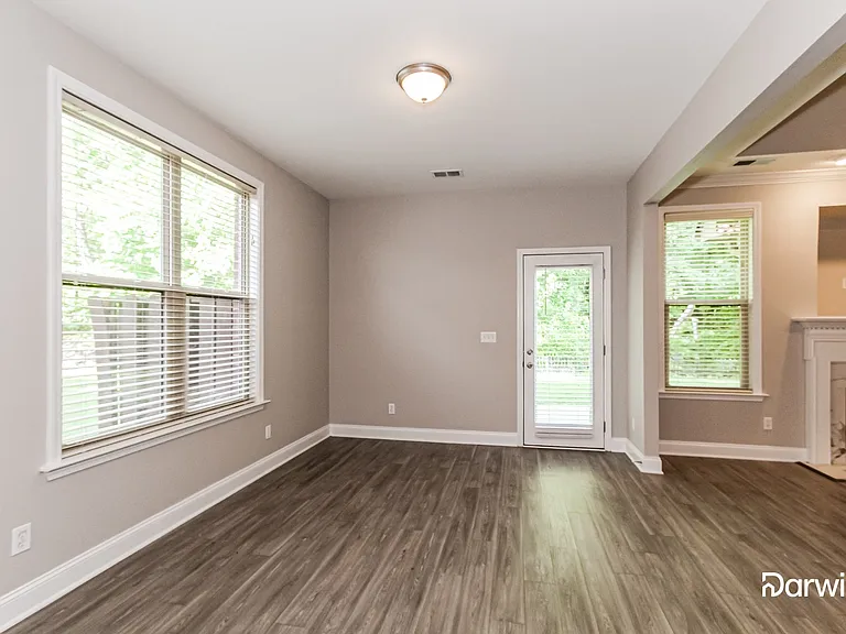 5556 Park Side Cir — Photo 4