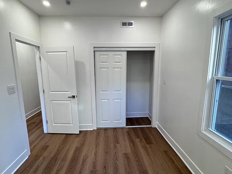 647 N 16th St #2 — Photo 11