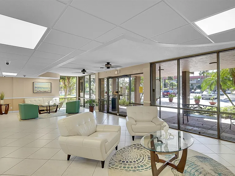 777 S Federal Hwy #Penthouse 4 — Photo 1