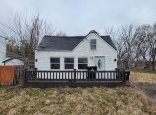 5104 W Westshore Dr, McHenry, IL 60050