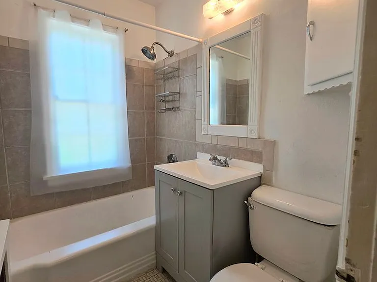 2038 N Grand Ave — Photo 9