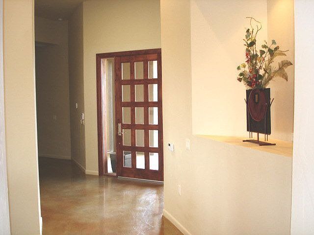 2nd image of 2204 Acapulco Rd NE