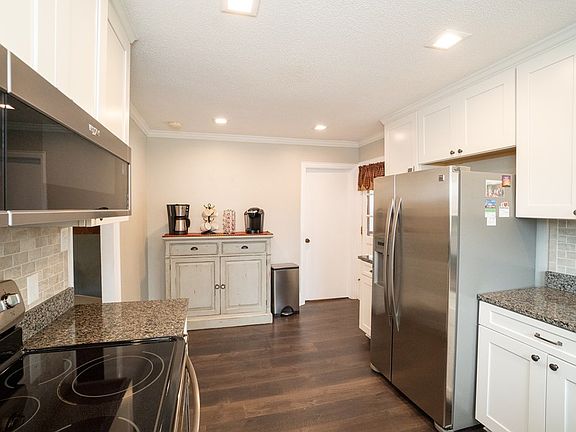 2nd image of 656 Alexander Dr