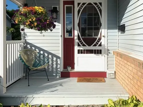 27 Randall James Dr, Ottawa, ON K2S 1L9