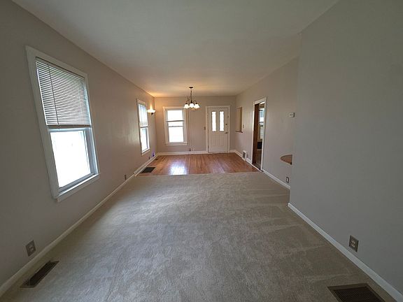 5th image of 16 Kemp Ave