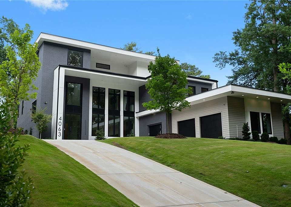 1st image of 4063 Rickenbacker Dr NE