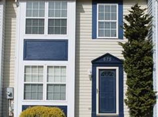 675 Boxwood Dr, Hampstead, MD 21074